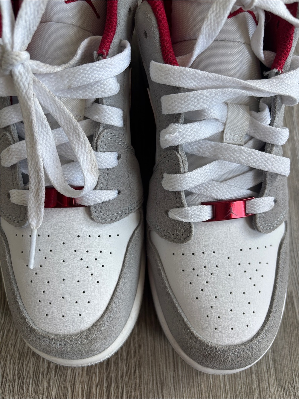 Nike Air Jordan 1 Low SE in the "Light Smoke Grey Gym Red" - Picture 6 of 7